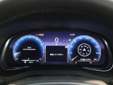 とっても見やすいメーターです。夜間時はラグジュアリーな気分にさせてくれる照明が魅力ですので、夜のドライブも楽しみになりますよ♪