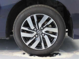 純正のアルミホイール装着車です。タイヤサイズは165/65R14