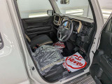運転者にとっては日々使用することとなる運転席です。運転席が快適だと運転に集中することができますね。