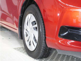 ◆純正ホイール装着車◆シンプルなデザインのホイールキャップ付きです。