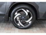タイヤサイズは225/55R18 純正アルミホイール装着です!