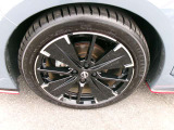 NISMO tuned e-POWER 4WD専用17インチアルミホイール。