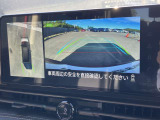 インテリジェント アラウンドビューモニター(移動物 検知機能付)空から見下ろしているかのような映像をディスプレイに映し出し、スムースな駐車をサポートします。