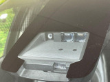 【トヨタセーフティセンス】走行中に前方の車両等を認識し、衝突しそうな時は警報とブレーキで衝突回避と被害軽減をアシスト。より安全にドライブをお楽しみいただけます。