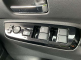 パワーウインドウスイッチです。運転席はオート機能付きです。