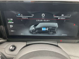 スピードメーターのディスプレイを切り替えると様々な情報が確認できます。