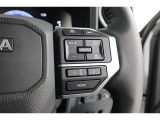レーダークルーズコントロール(追従機能付)を装備♪ 先行車に合わせた追従走行や一定速度での走行が可能です。ロングドライブ時にも便利な装備です(^^)/