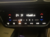 ダブルエアコンは、運転席と助手席でそれぞれ異なる温度を設定できます。