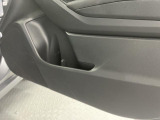 ドア内張に傷があります。