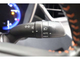 ライトスイッチです。「AUTO」にすると外の明るさに応じてスモールライト・ヘッドライトが自動でON・OFFします。夕暮れ時や屋内駐車場、トンネルなどに便利です。フォグランプもON・OFFできます。