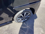 ☆お車についた傷やヘコミ、事故の修理もハヤシにお任せください。自社鈑金工場で修理ができますの安心です☆