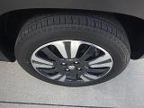 16インチ純正アルミホイール。タイヤサイズ175/60R16