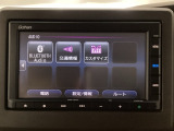 【メモリーナビ】目的地まで分かりやすく導いてくれます。初めての道でも地図が手元にある安心感が、ドライブの不安をそっと取り除いてくれます。