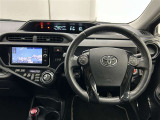 スポーティームード溢れる運転席周りですね。 クイックなドライビングに対応できるよな運転席回りになっています。 ドライブがますます楽しくなりますね!