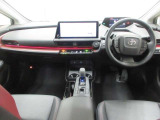 「中古車ハイブリッド保証」付き。ハイブリッド機構を無償で保証します。保証期間は、初度登録年月から10年目まで、またはロングラン保証が終わってから3年間。ただし累計走行距離が20万km以内です。