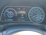 視認性の高いメーターで運転情報を的確に把握できます!