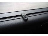 【日よけ】フックを上げると黒いカーテンのようになっており、日よけをしてくれます!日差しが強い日などにぜひご活用ください♪