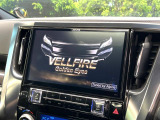 【BIG-X11インチナビ】人気の大画面BIG-Xナビを装備。専用設計で車内の雰囲気にマッチ!ナビ利用時のマップ表示は見やすく、テレビやDVDは臨場感がアップ!いつものドライブがグッと楽しくなります♪
