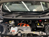 電気自動車のメンテナンスは日産にお任せください。電気自動車を知り尽くしたプロが最新の機器を使ってお車の点検・整備を実施します。エンジンオイルなどがないので、メンテナンス費用が安いのも魅力的です。