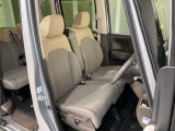 乗降がしやすい運転席。高さが調節できて小柄な方でも運転しやすいポジションをとることができます。