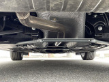 気になる中古車の下廻り。もちろん、納車時には整備スタッフによる点検を実施致しますので安心してご購入いただけます
