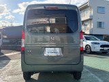 バック時目視しにくいクルマの周囲をカメラで映し出し、安全・安心駐車をサポート♪バックの苦手な方も後ろがハッキリ見えるので安心ですよ♪