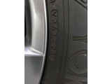 【アルミホイール】デザイン性が大事ですが、スチールホイルに比べアルミは軽量ですので、燃費や走りにも影響します。