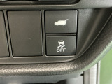 テールゲートが電動で開閉でき、荷物などで両手がふさがっているときなど便利に使えます