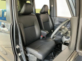 【運転席・助手席】内装ルームクリーニング済みです。しっかり綺麗にしていますので、是非、お確かめください。車に自信があるからこそ、是非一度ご来店頂き内外装も見てもらえると幸いです。