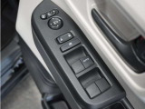 ◆パワーウィンドウスイッチ◆運転席から全席の窓の開閉操作を行うことが出来いつでも換気ができます!