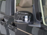 ◆ドアミラーウインカー◆ドアミラーにウインカーを装備しています。対向車に自身の進行方向を合図し安全に運転できます。