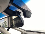 自社整備工場で点検整備をおこなってからお渡ししています。車検が残っている場合は『12ヶ月点検整備』を、車検整備付きの場合は『車検整備』をおこないます。整備費用は車両本体価格に含まれています。