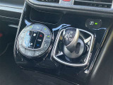 オートエアコン★温度を設定すれば車内を快適に保ってくれます♪