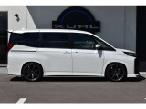 BLITZ製の車高調にてローダウンされております!車高調となりますのでお好みの車高に調整させて頂く事も可能でございます!お気軽にお申し付けください。