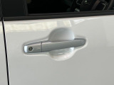 品質へのこだわり!フロアマットやシートなど車内をキレイに清掃し、ニオイや汚れなどを徹底的にクリーニングしてもらっております。室内はピカピカです☆