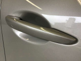 これは、便利!!アドバンストキー これをバックに入れておけばドアの施錠やエンジン始動が出来るんです。鍵を探さなくてもいいんです☆