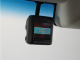 ◆ドライブレコーダー◆映像・音声などを記録する自動車用の装置です。 もしもの事故の際の記録はもちろん、旅行の際の思い出としてドライブの映像を楽しむことができます。