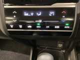 プラズマクラスター付き・オートエアコンがついてますので、お好みの温度をセットするだけで風の強さや風量を自動で調整します。スイッチも簡単操作で快適に過ごせます。