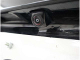 バックカメラが付いているので後方確認が非常にしやすいです。今や運転初心者も熟練者も必須装備!ついていて損はないですね♪
