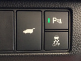 パーキングセンサー、横滑り抑制機能搭載。駐車時の障害物検知や滑りやすい路面での車両安定性を高め、安全運転をサポートします。