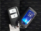 ◆スマートキー◆カギをバッグやポケットに入れたままでもドアロックの開閉ができる『スマートキー』付き!雨天や暗くなってもカギを取り出す必要がなくドアの開錠&エンジンも始動できます