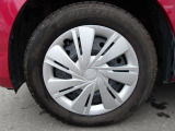 実車はスタッドレスタイヤを装着しています。