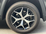 それぞれの車種専用設計のホイール、その足元で、自分の道を切り開いていく。