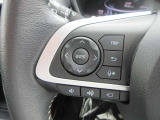 運転中にハンドルから手を離すことなくオーディオ関連の操作が可能です
