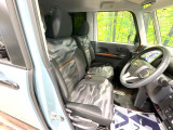 運転席シート廻りは使用感も少なく、良好な状態となっています。丁寧に使われていたことがよくわかりますね。