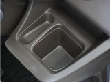 ◆ドリンクホルダー◆手の届きやすい場所にドリンクホルダーがあり、とても便利です。