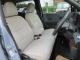 視界がよく運転性のよいフロントヒーターシート