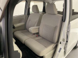 厚みがあって、座り心地のいいシート。運転席も助手席もリラックスしてゆったりと座れます♪