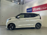 日産ディーラーならではの経験豊富な整備士が、お渡し前にきっちりと車検整備をさせていただいております。またお渡し後1ヶ月もしくは1000kmで、無料の点検整備を実施させていただきます。