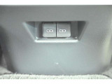 充電用USB端子付き。スマートフォンなどの充電に便利です。